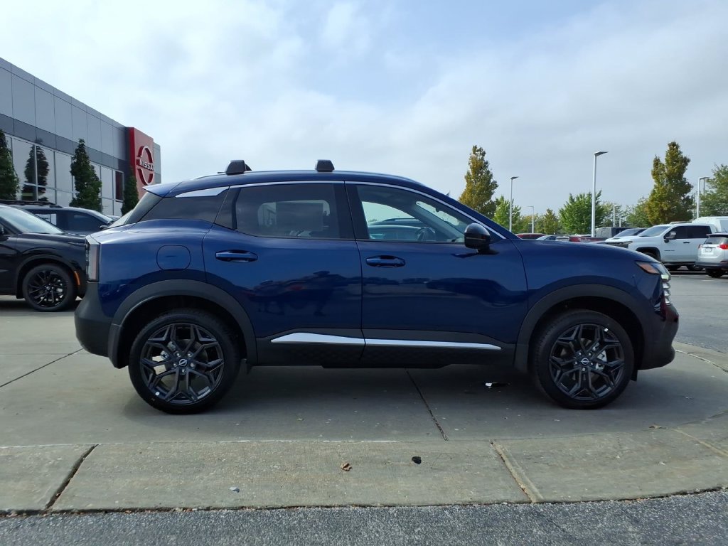 New 2027 Nissan Kicks SR w/ Cold Weather Package FWD image 8