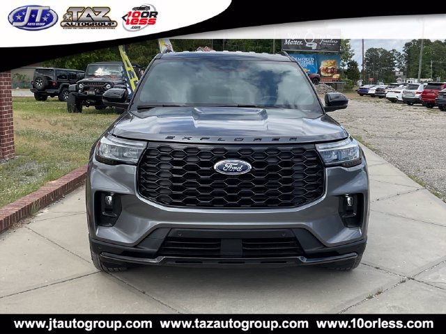 Used 2025 Ford Explorer ST-Line w/ Premium Package RWD image 2