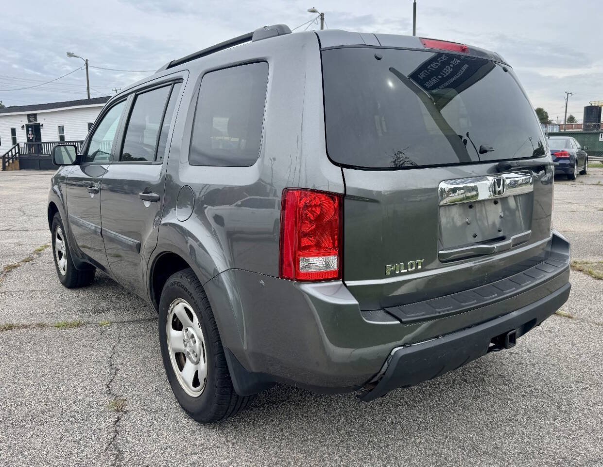 Used 2011 Honda Pilot LX image 3