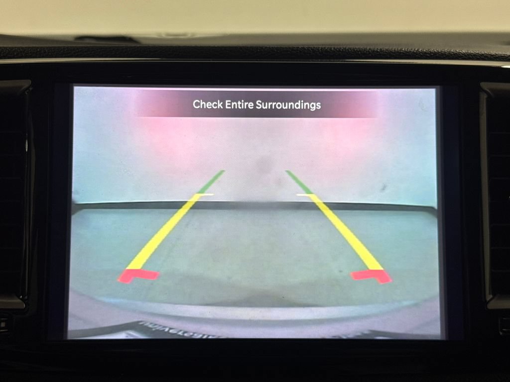 Used 2024 Chrysler Pacifica Limited FWD image 10