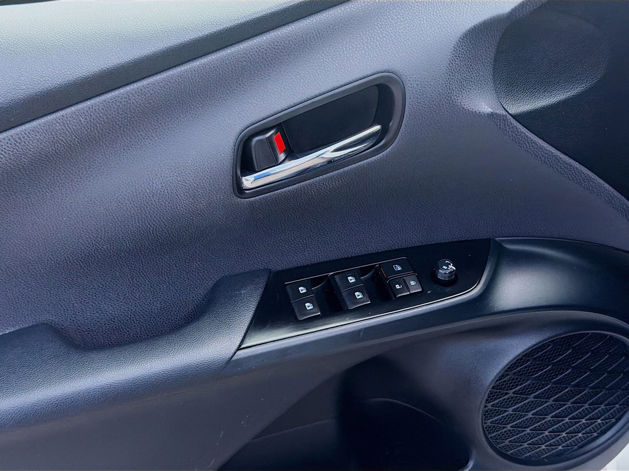 Used 2016 Toyota Prius Two image 17