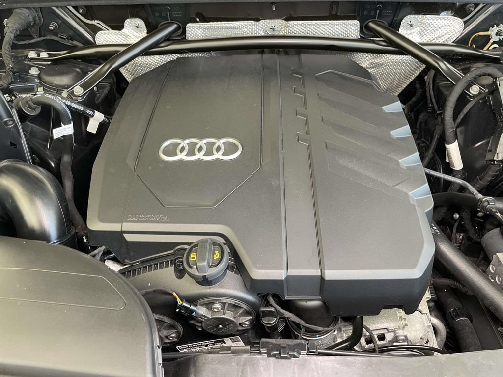 Certified 2025 Audi Q5 2.0T Premium Plus w/ Premium Plus Package AWD/4WD image 24