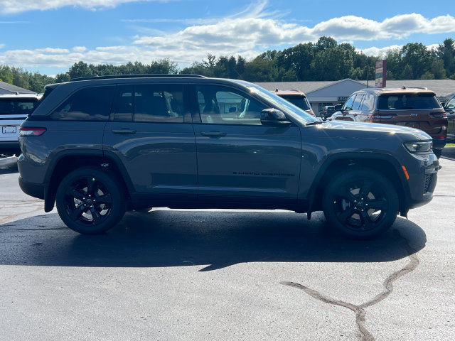 New 2027 Jeep Grand Cherokee Limited w/ Limited Altitude Package AWD/4WD image 46