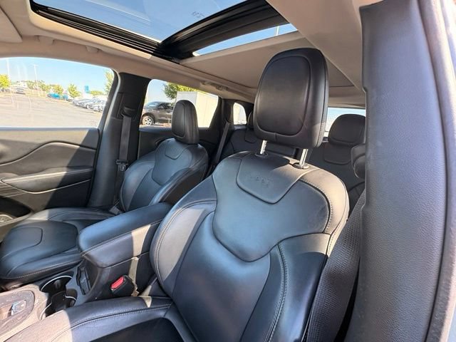 Used 2016 Jeep Cherokee Limited AWD/4WD image 11