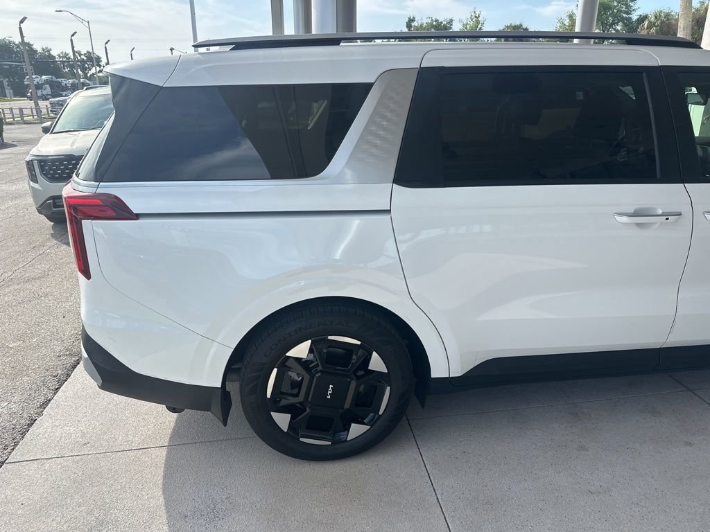 Certified 2025 Kia Carnival EX image 5