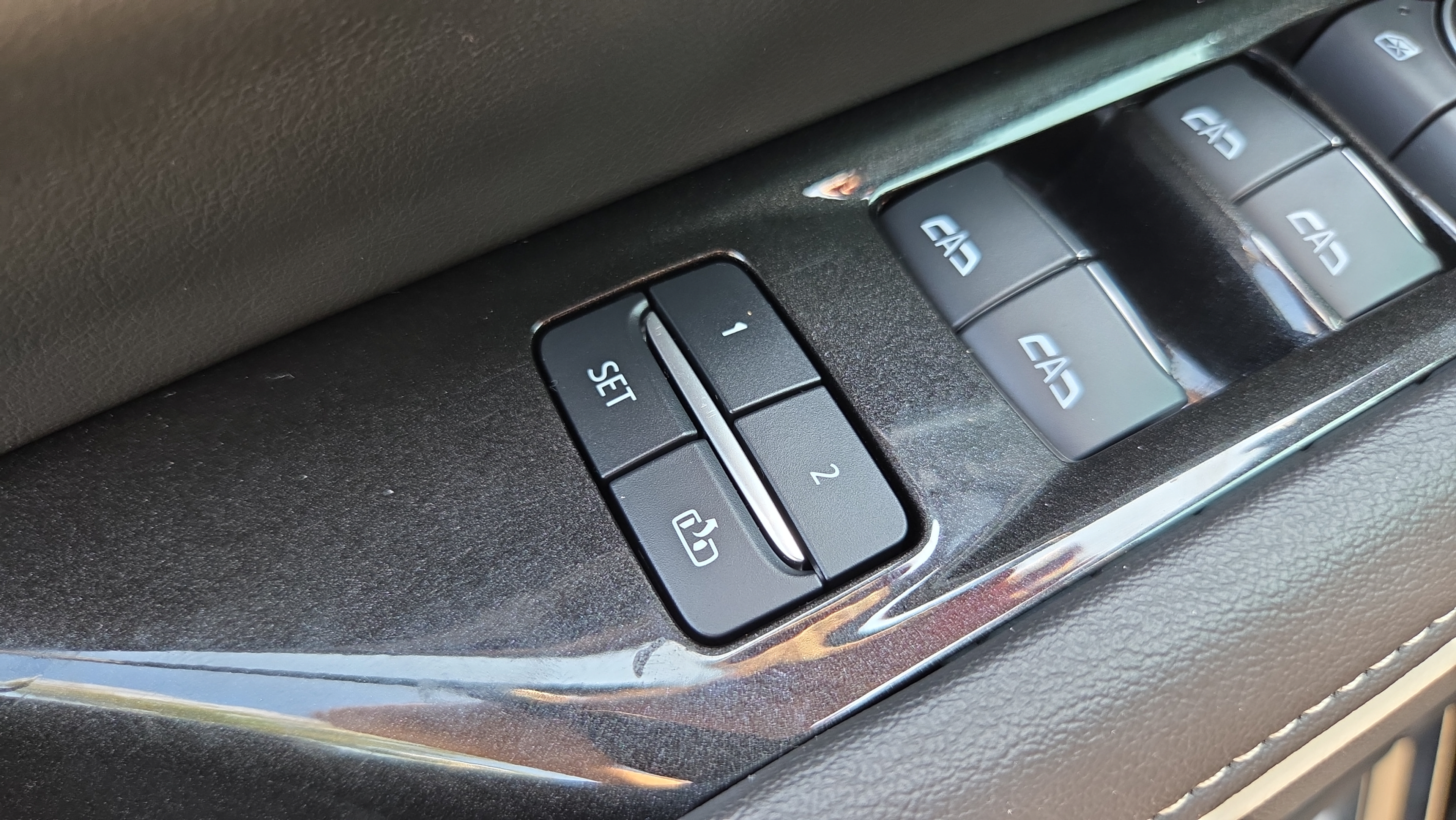 Used 2024 Cadillac Escalade Premium Luxury w/ Performance Package AWD/4WD image 31