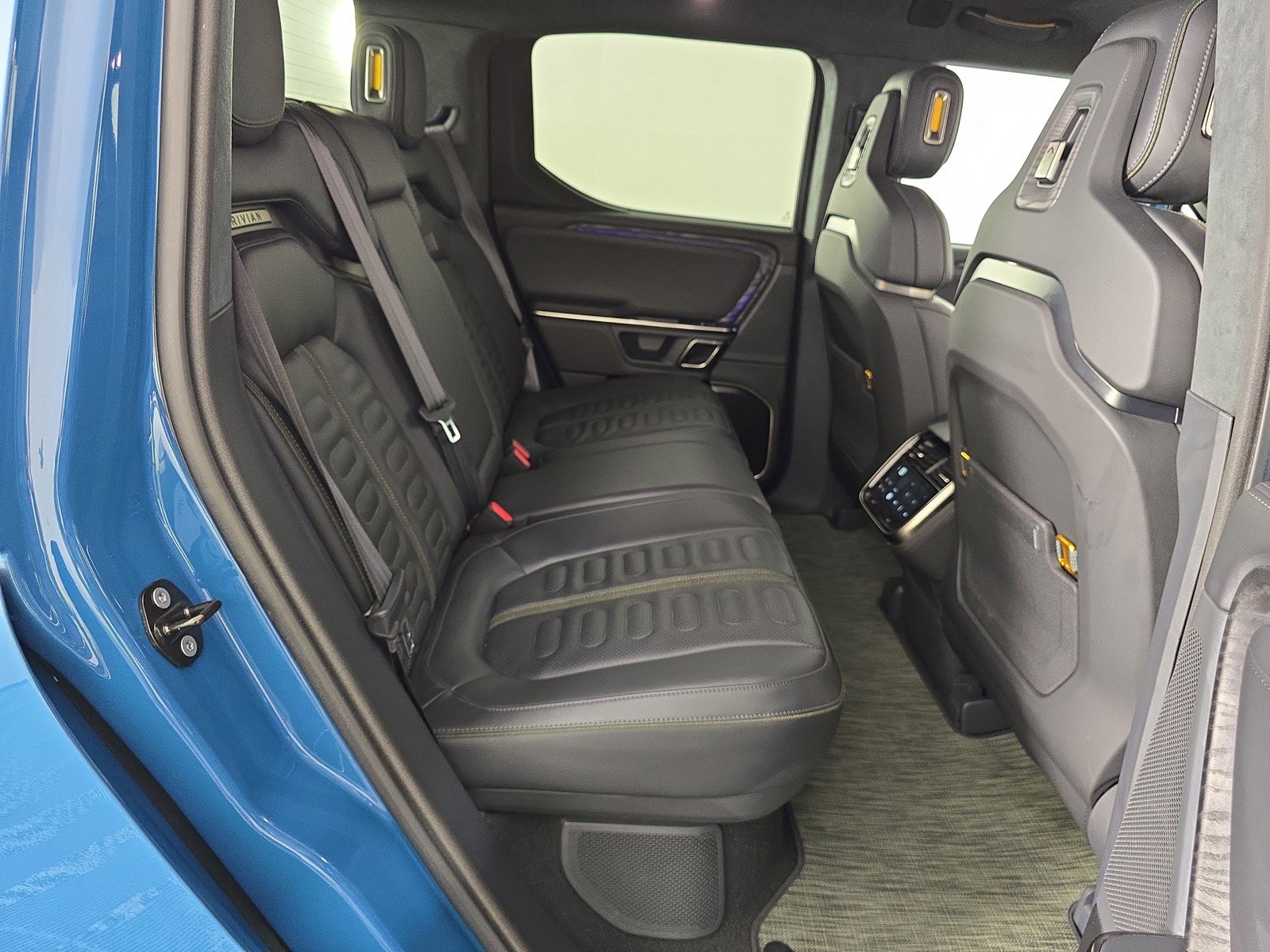 Used 2022 Rivian R1T Adventure image 21