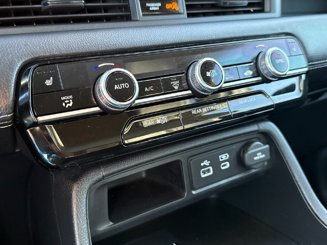 Used 2025 Honda Pilot EX-L image 26