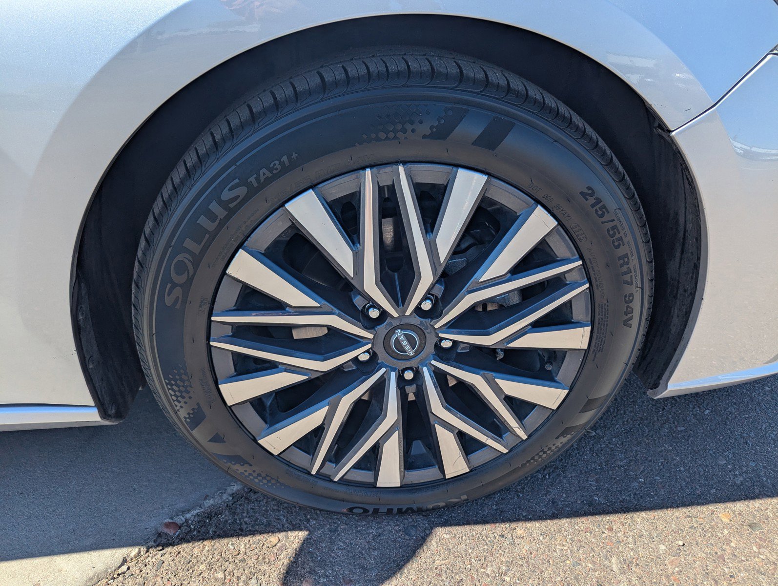 Used 2024 Nissan Altima 2.5 SV image 9