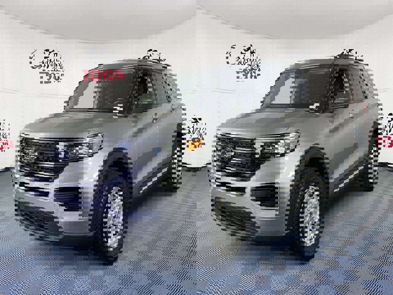 Used 2022 Ford Explorer XLT image 4