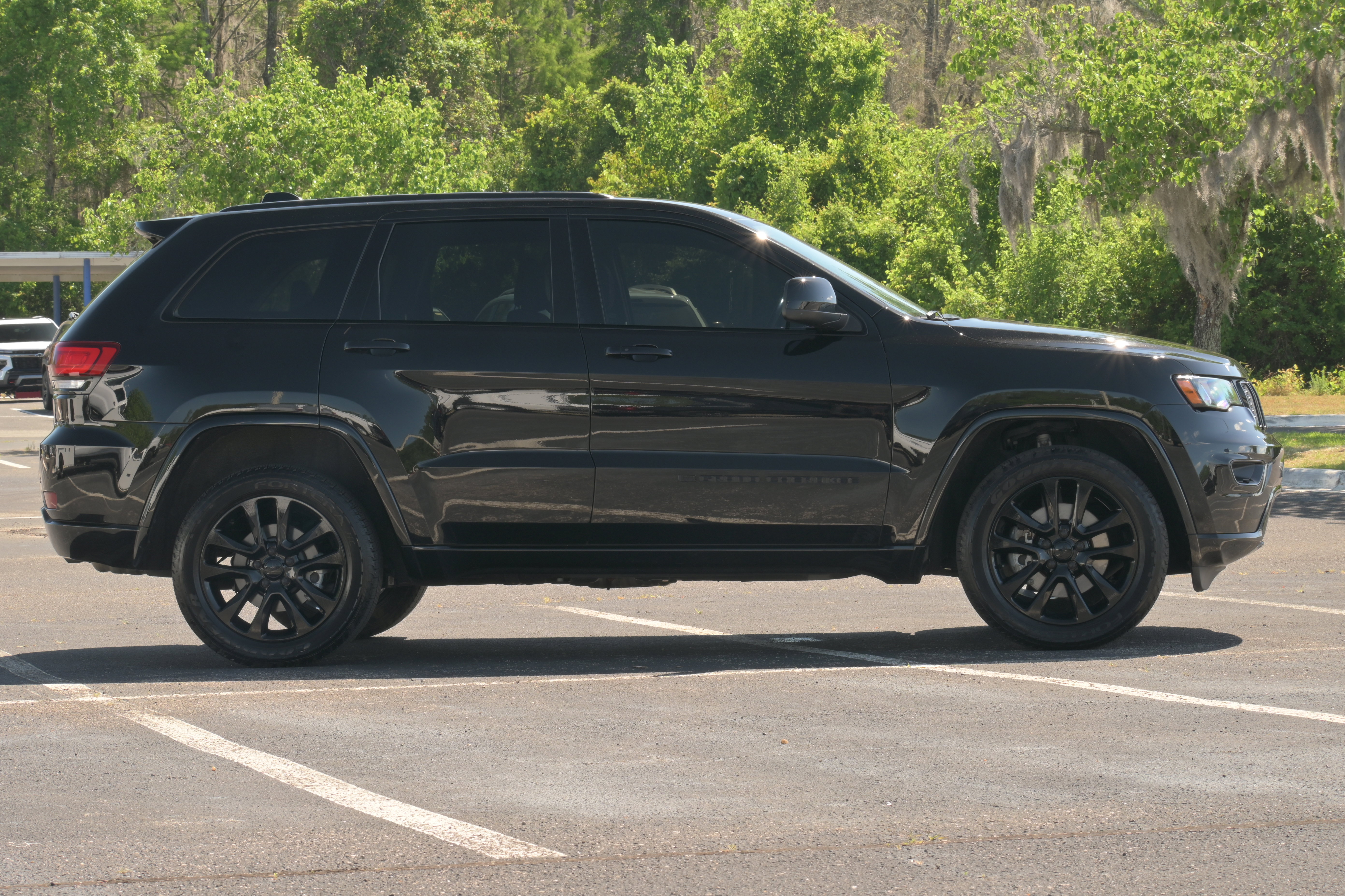 Used 2022 Jeep Grand Cherokee Laredo X AWD/4WD image 7