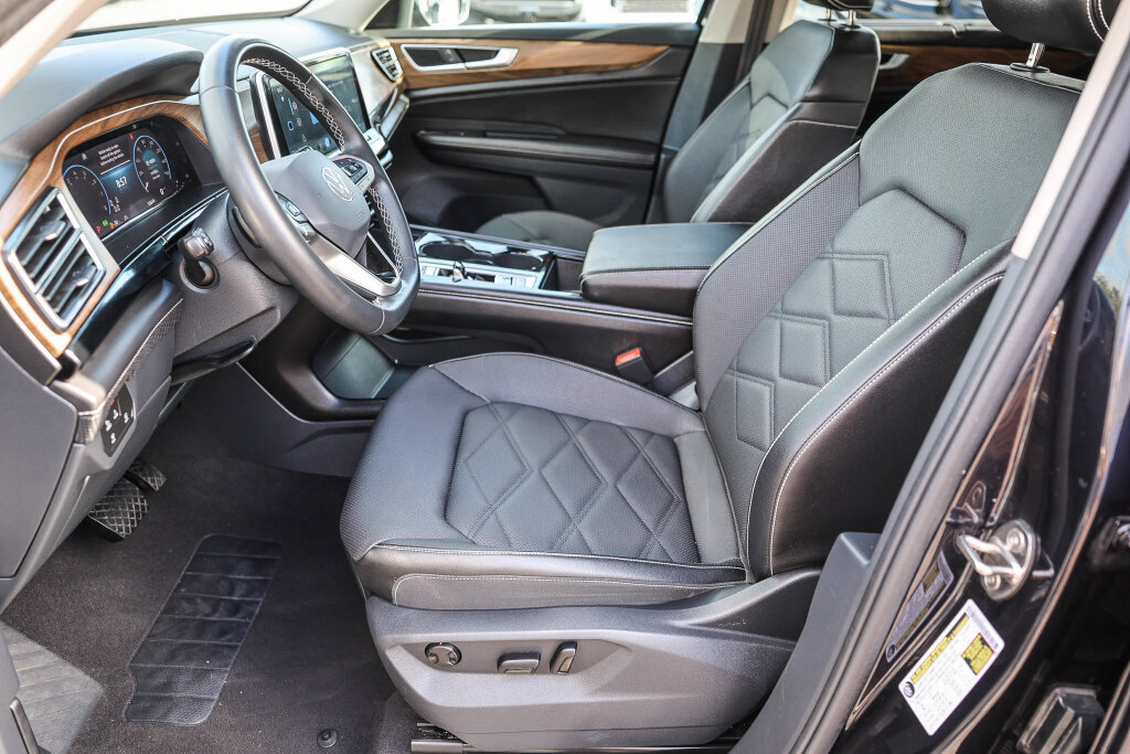 Used 2024 Volkswagen Atlas SE FWD image 11