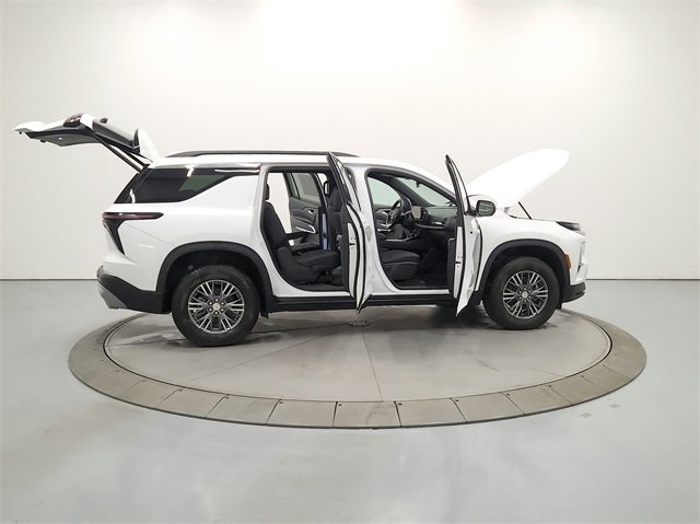 Used 2025 Chevrolet Traverse LT w/ LPO, Floor Liner Package image 15