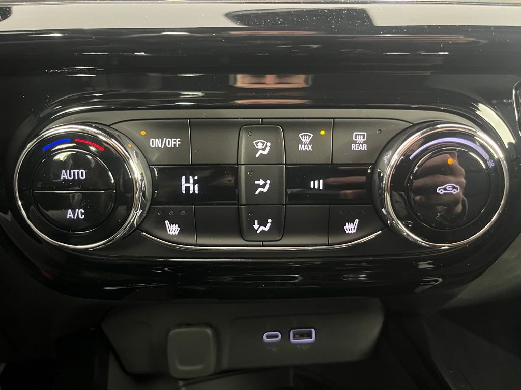 New 2026 Chevrolet Trax RS w/ Sunroof Package image 31