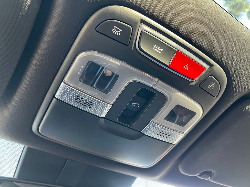 Used 2024 Kia Telluride EX w/ EX Captain's Chair Package image 22