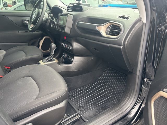Used 2017 Jeep Renegade Sport w/ Power & Air Group image 9