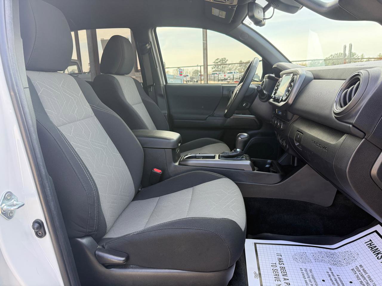 Used 2022 Toyota Tacoma TRD Off-Road AWD/4WD image 18