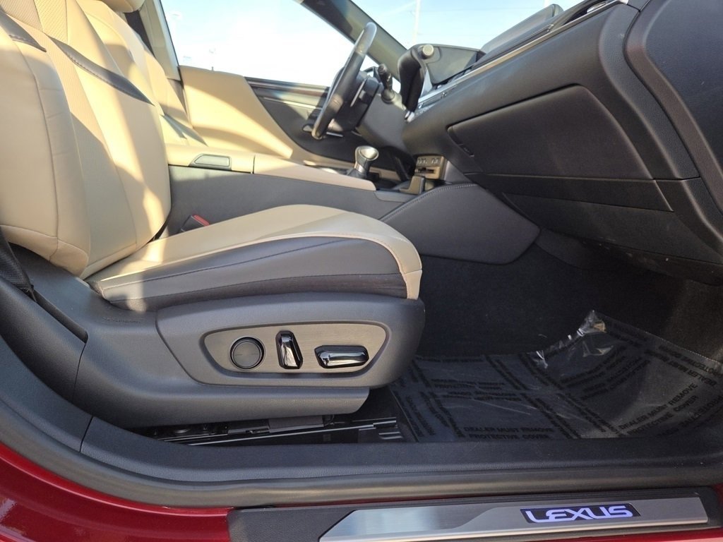 Used 2021 Lexus ES 300h w/ Premium Package image 31