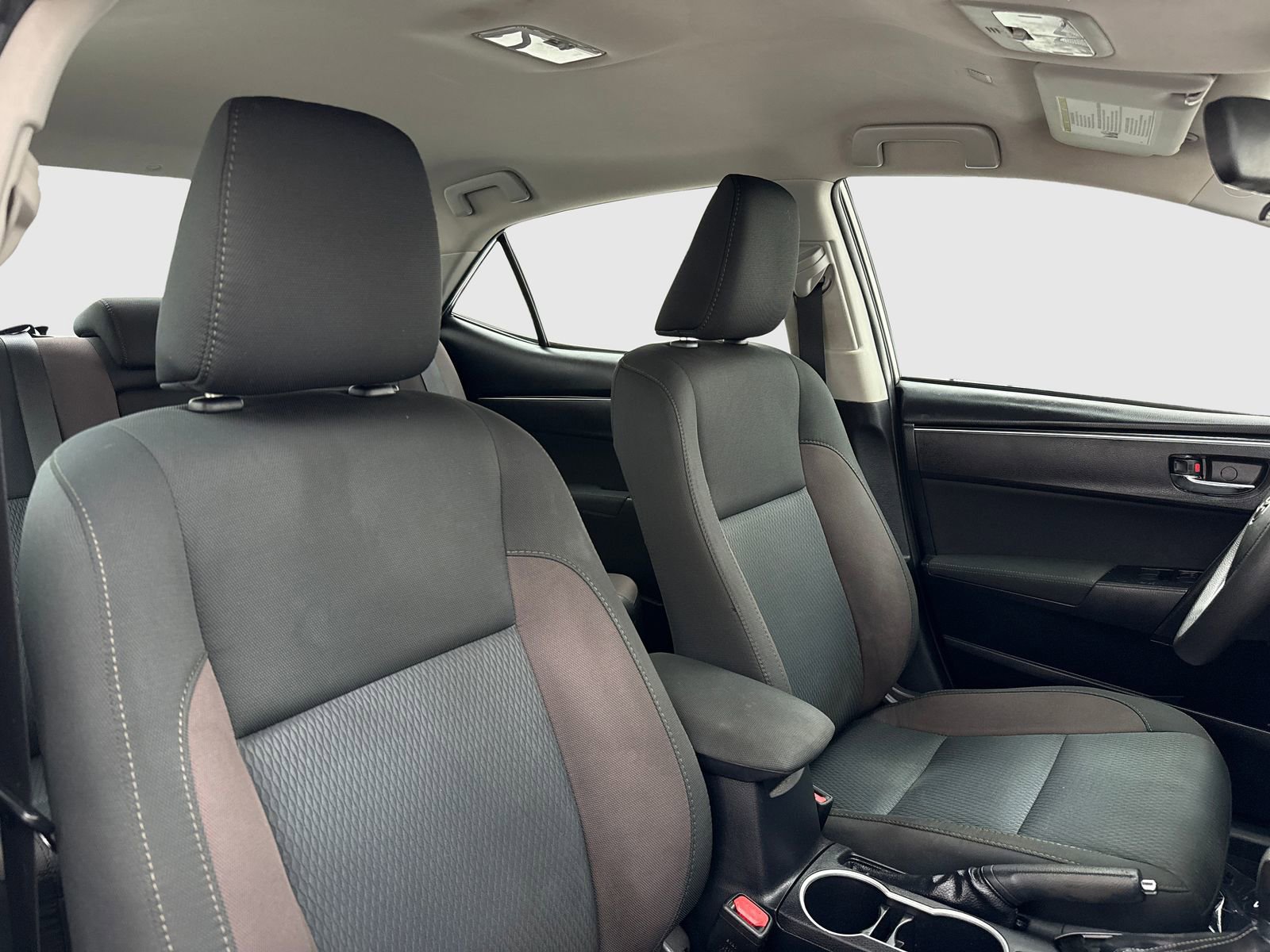 Used 2019 Toyota Corolla LE w/ Carpet Mat Package (TMS) FWD image 38
