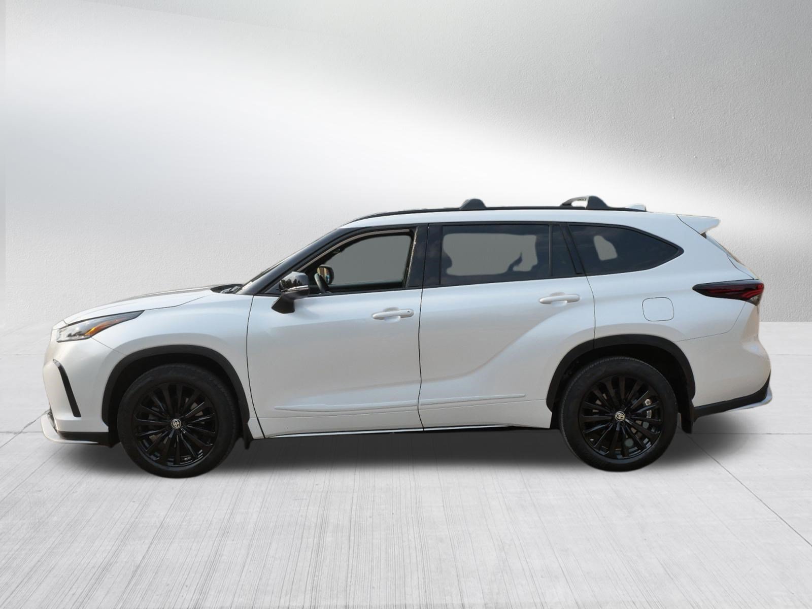 Certified 2024 Toyota Highlander XSE AWD/4WD image 4