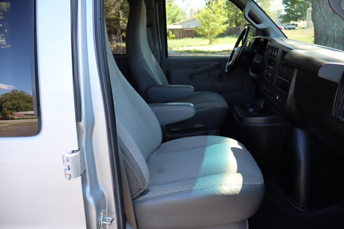 Used 2016 Chevrolet Express 3500 LT w/ LT Preferred Equipment Group RWD image 23