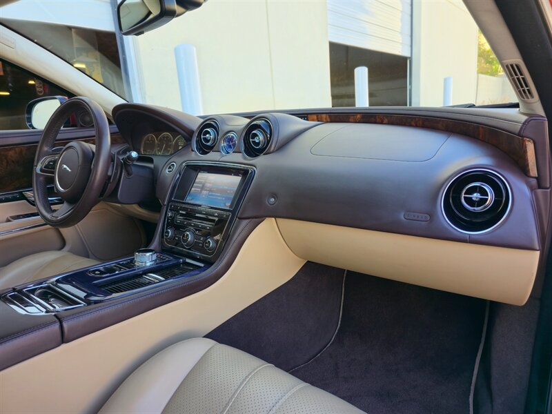 Used 2012 Jaguar XJ RWD image 26