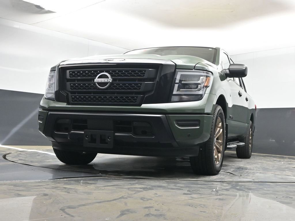 Used 2024 Nissan Titan SV w/ SV Bronze Edition Package image 28