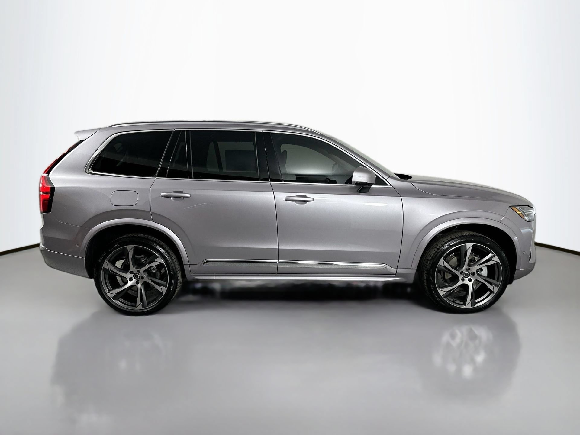 New 2026 Volvo XC90 B6 Ultra w/ Lounge Package AWD/4WD image 4