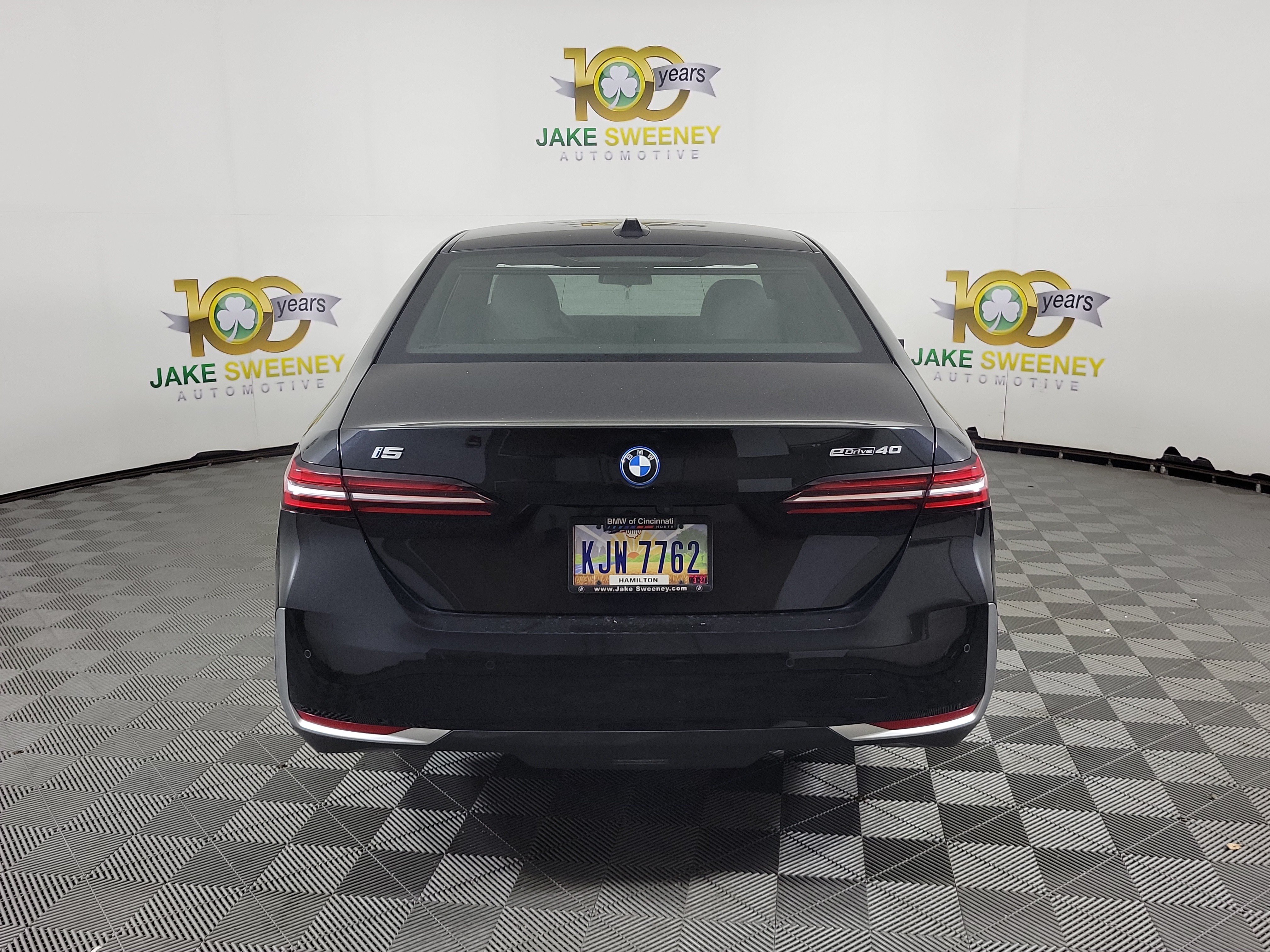 Certified 2024 BMW i5 eDrive40i w/ M Sport Package RWD image 3
