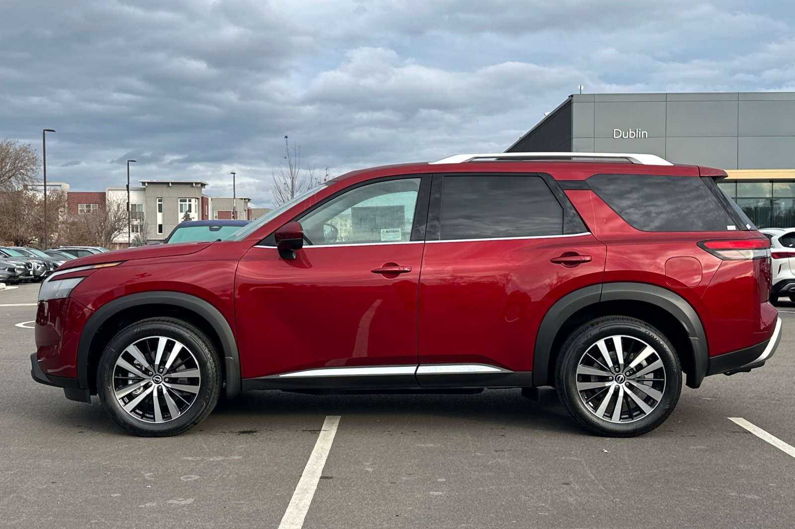 New 2025 Nissan Pathfinder Platinum w/ Black Appearance Package image 7