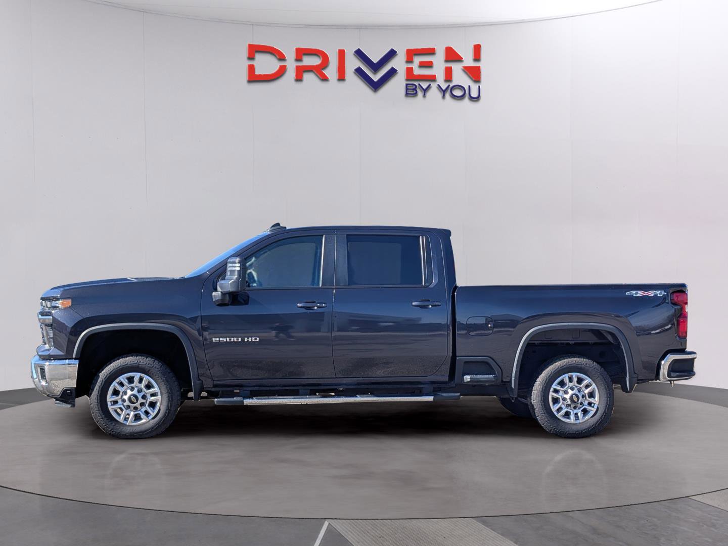 Used 2024 Chevrolet Silverado 2500 LT image 2