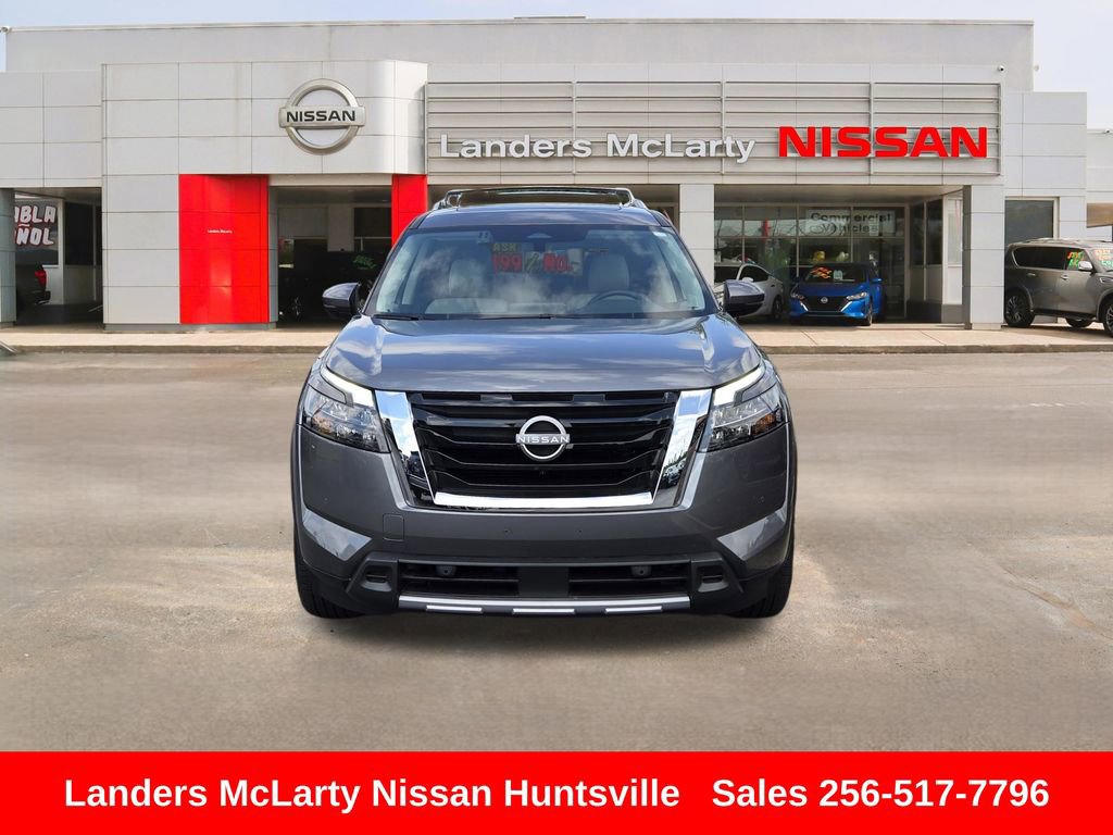 Used 2025 Nissan Pathfinder SL w/ SL Premium Package FWD image 11