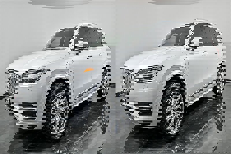 Used 2016 Volvo XC90 T8 Inscription image 5