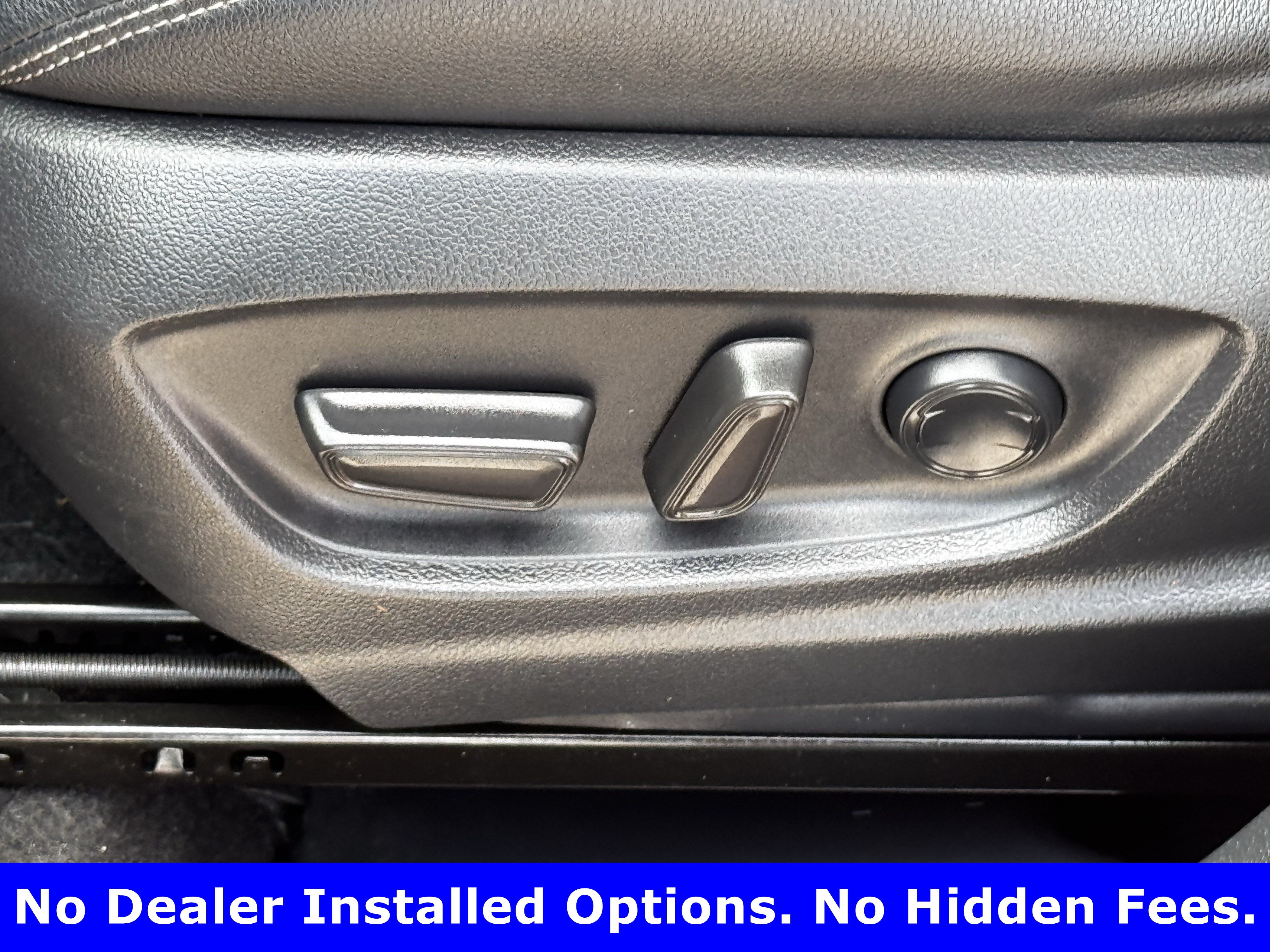 Used 2023 Toyota Corolla Cross XLE w/ Convenience Package AWD/4WD image 29