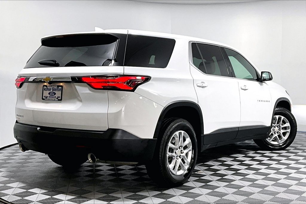 Used 2023 Chevrolet Traverse LS FWD image 12