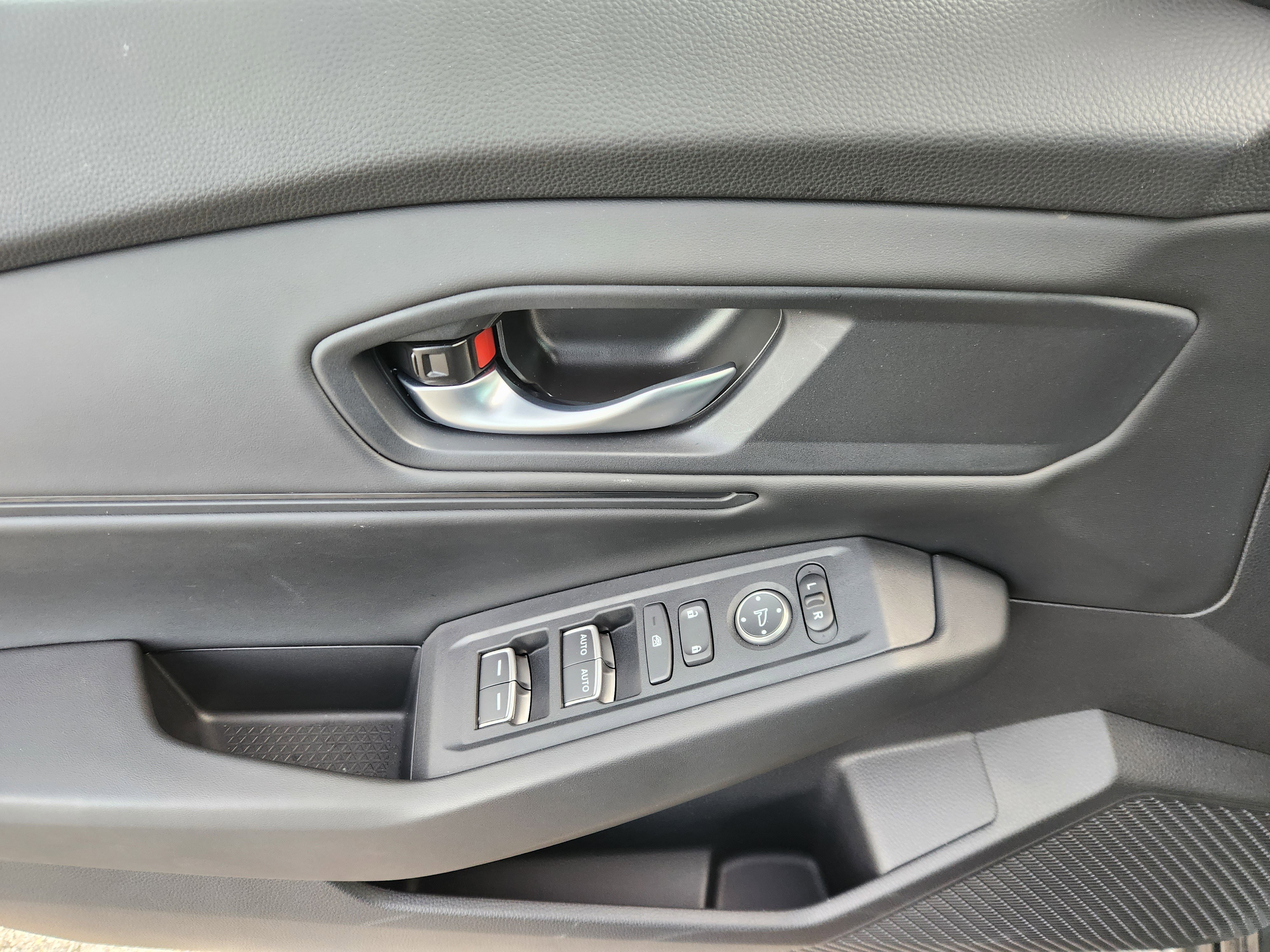 Certified 2025 Honda Accord SE image 17