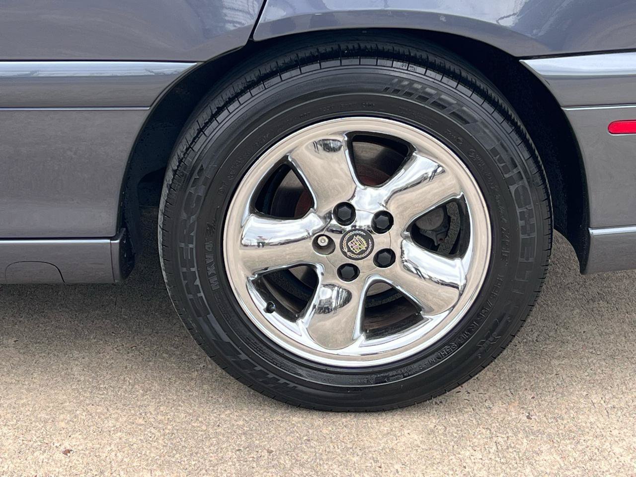 Used 1997 Cadillac Catera RWD image 16