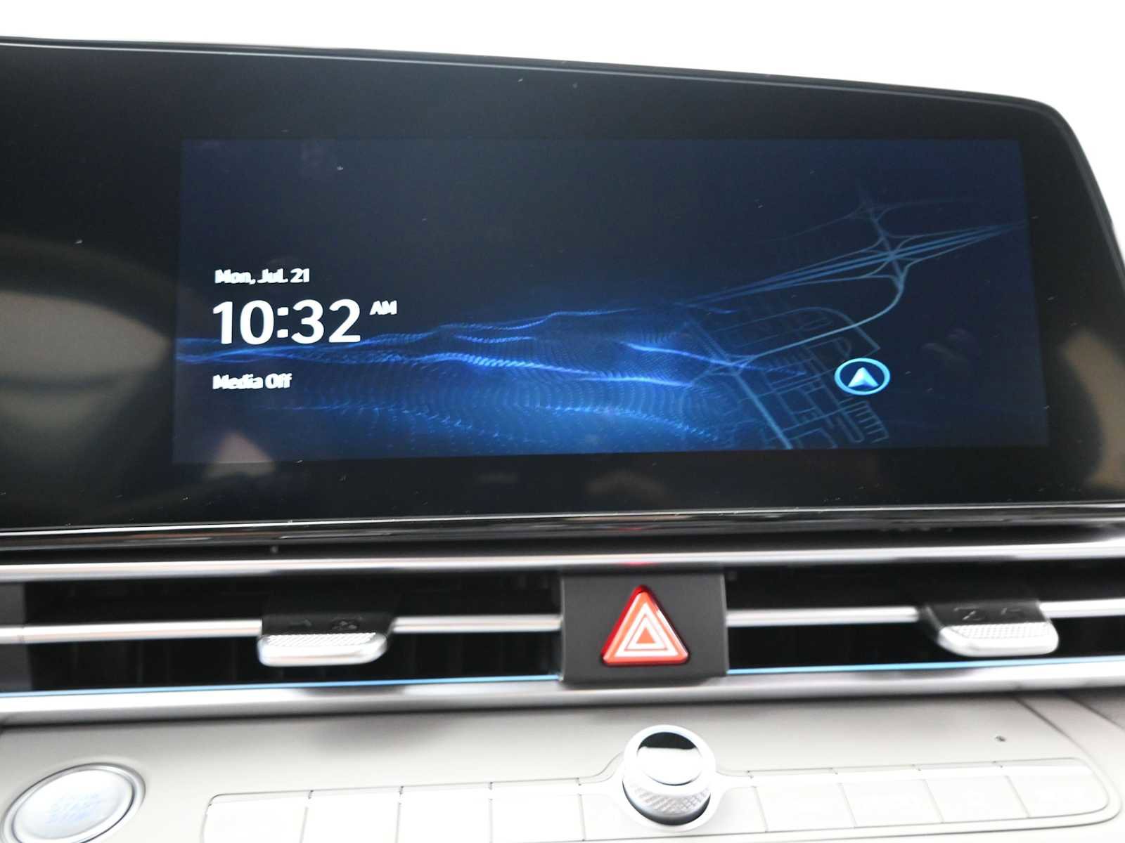 Used 2025 Hyundai Elantra SEL FWD image 18