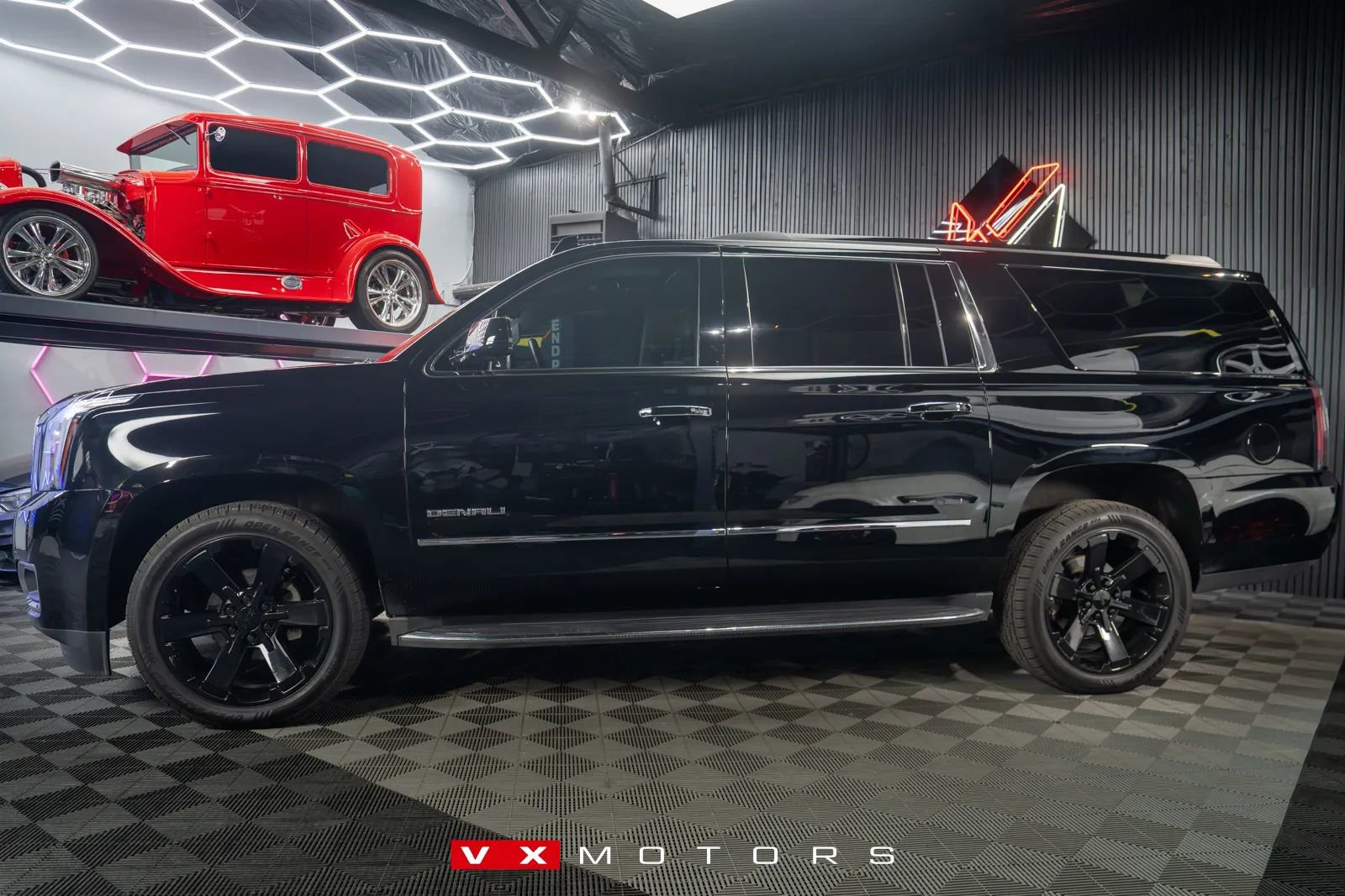 Used 2017 GMC Yukon XL Denali w/ Open Road Package image 8