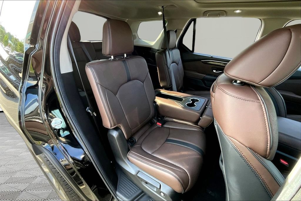 Used 2025 Honda Pilot Elite image 19