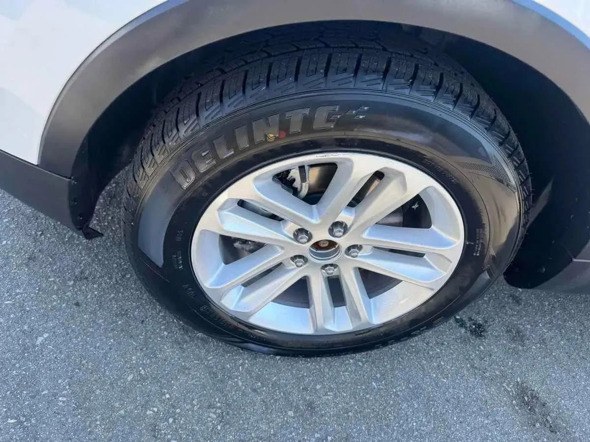 Used 2017 Ford Explorer FWD image 6