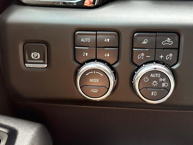Used 2025 GMC Sierra 1500 AT4 w/ AT4 Premium Package image 17
