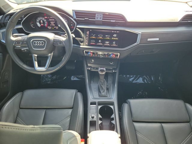 Certified 2024 Audi Q3 2.0T Premium w/ Convenience Package AWD/4WD image 2