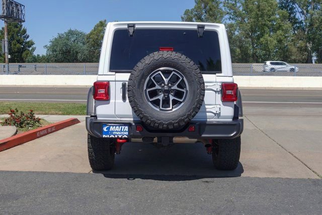 Used 2025 Jeep Wrangler Unlimited Rubicon AWD/4WD image 6