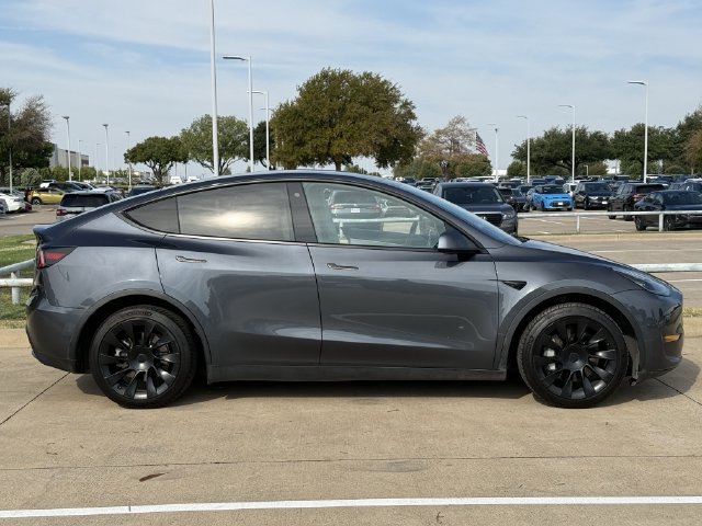 Used 2022 Tesla Model Y Long Range AWD/4WD image 3