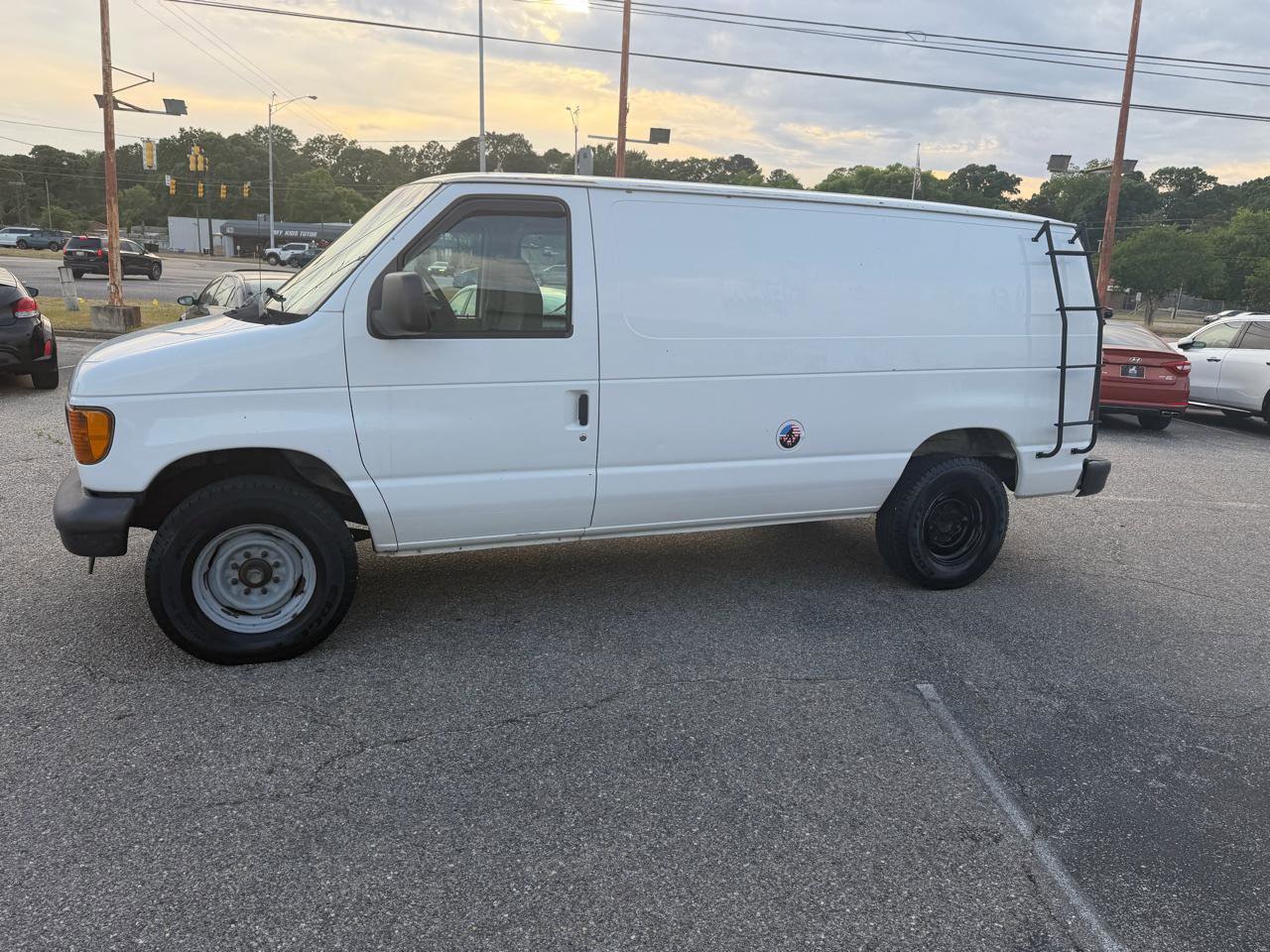 Used 2007 Ford E-250 and Econoline 250 RWD image 13