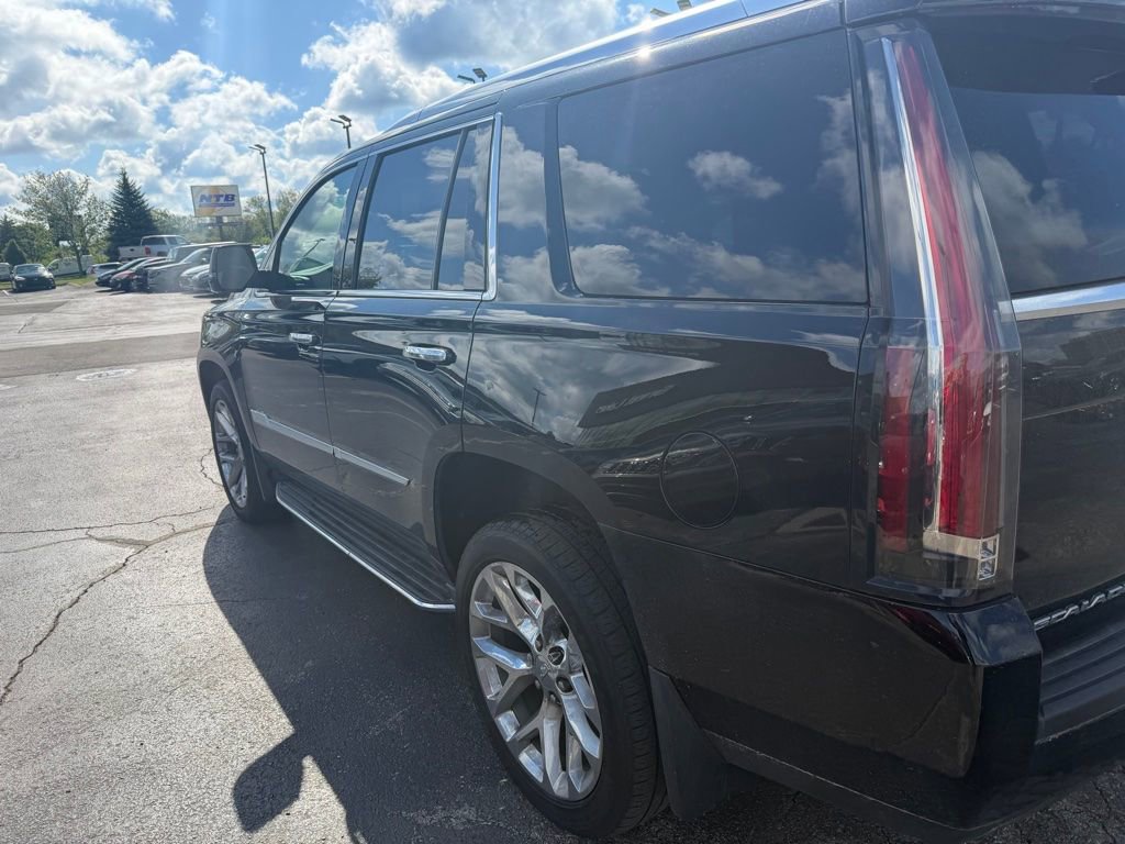 Used 2019 Cadillac Escalade Luxury AWD/4WD image 4