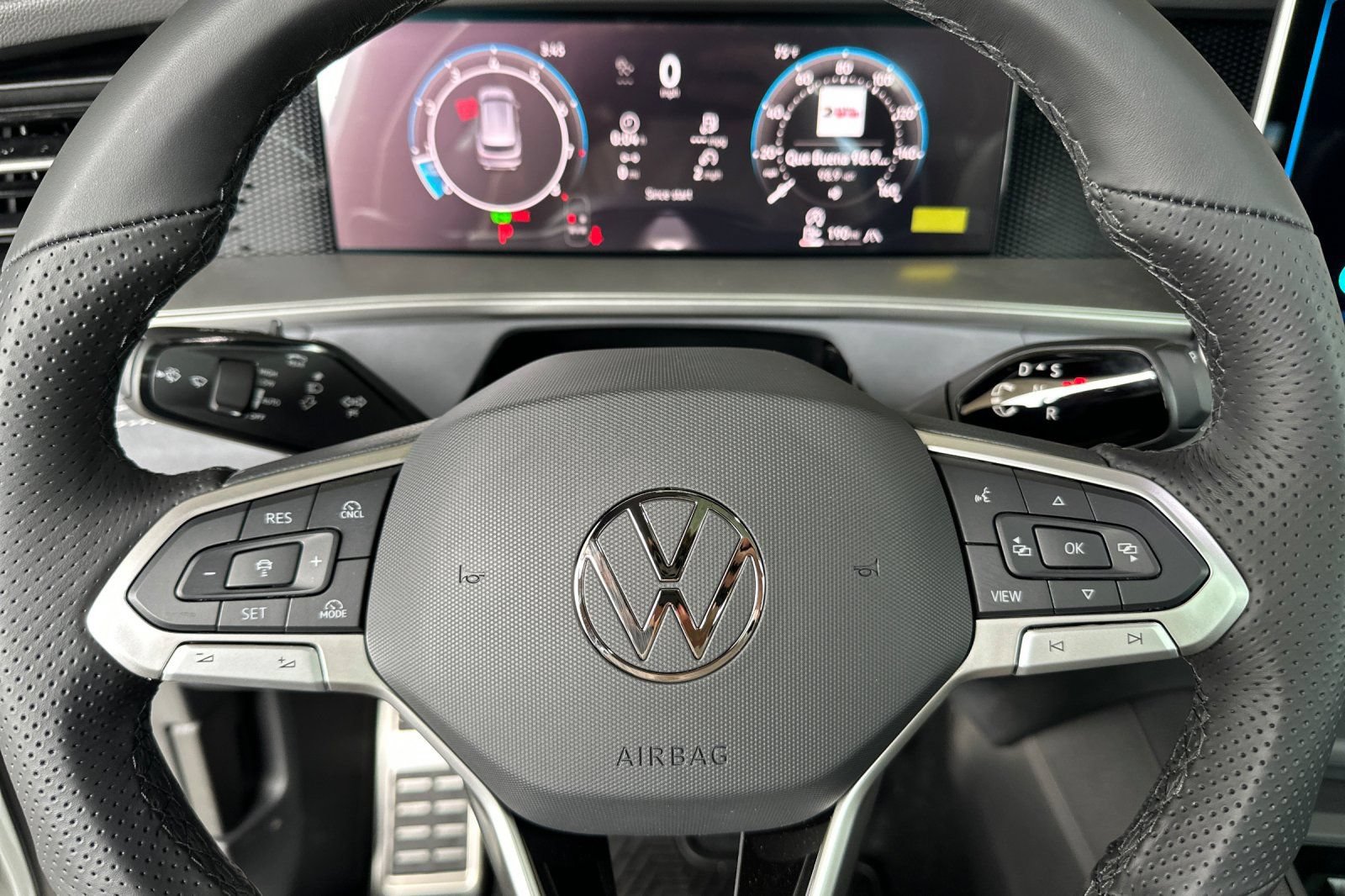New 2026 Volkswagen Tiguan SE R-Line AWD/4WD image 23