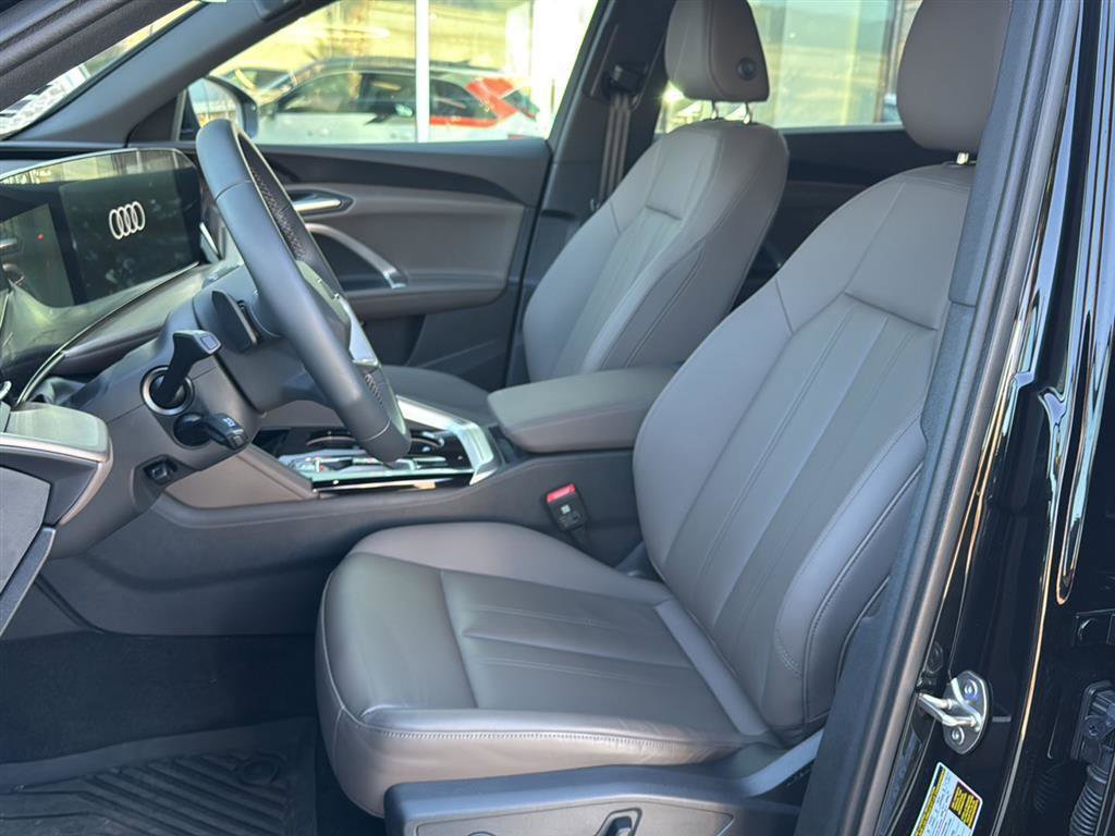 Certified 2025 Audi Q5 Premium Plus w/ Premium Plus image 12