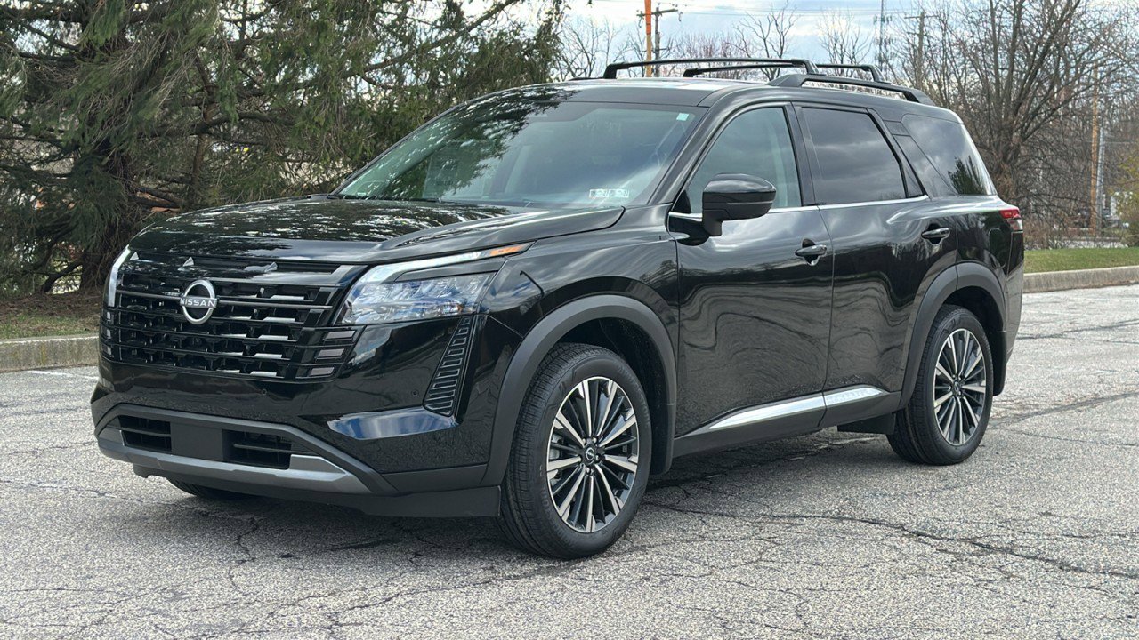 New 2026 Nissan Pathfinder Platinum image 2